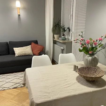 Z Tarasem Przy Parku * وارسو